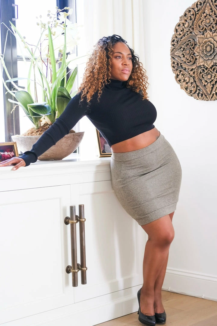 Hera Basics Black Ribbed Turtleneck Cropped Sweater 3 Hera Basics Black Ribbed Turtleneck Cropped Sweater