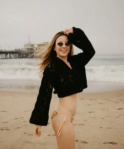 Le Rumi V-Neck Crop Sweater Black Tops