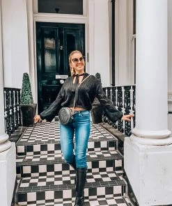 Le Rumi V-Neck Crop Sweater Black Tops