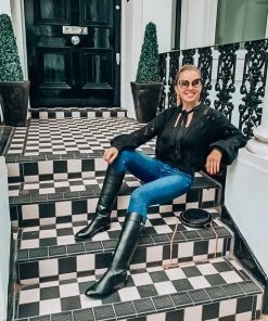 Le Rumi V-Neck Crop Sweater Black Tops